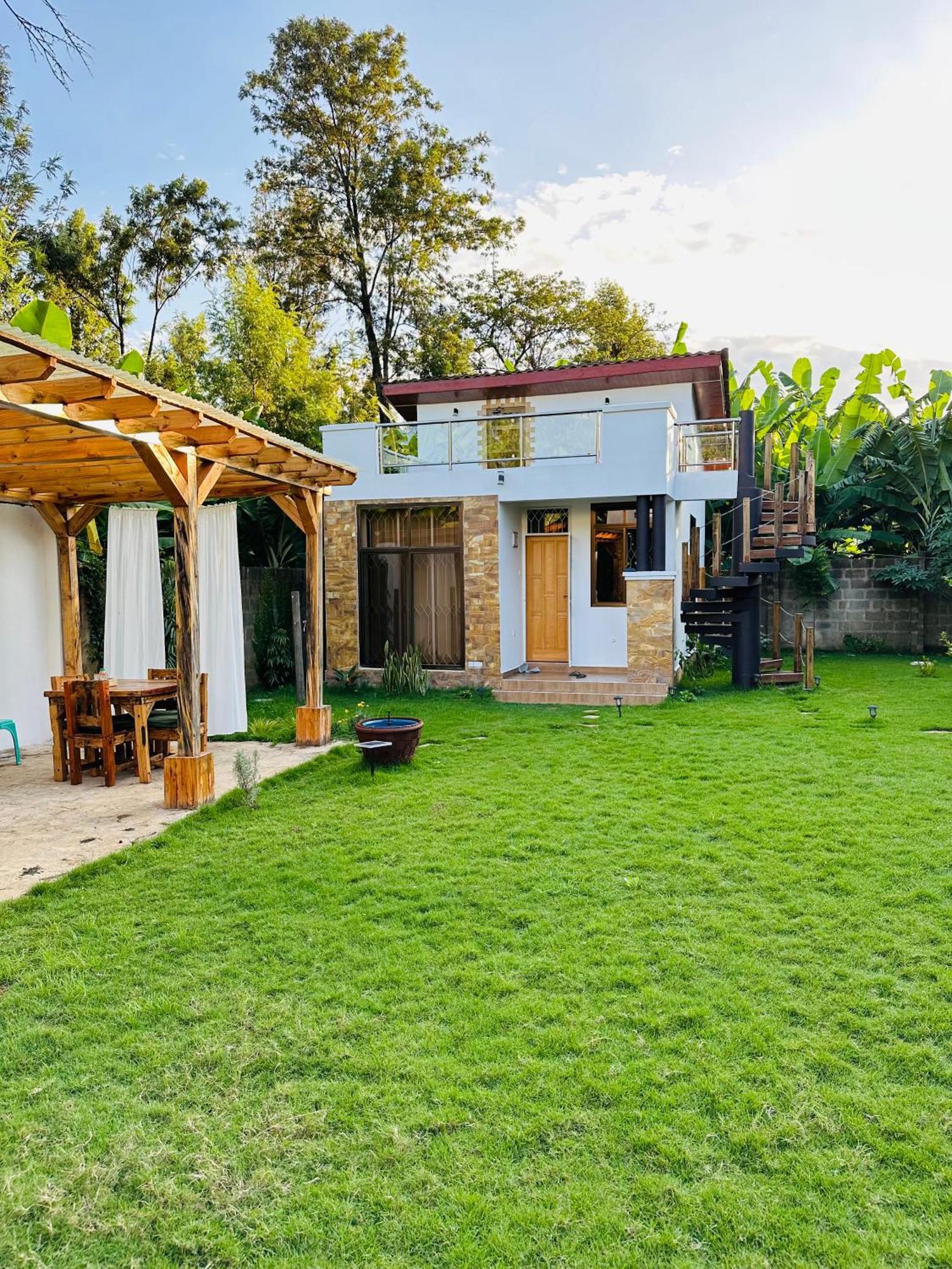 דירות ארושה Tiny House With Amazing View מראה חיצוני תמונה